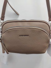 Load image into Gallery viewer, David Jones 6905-1 PU Handbag
